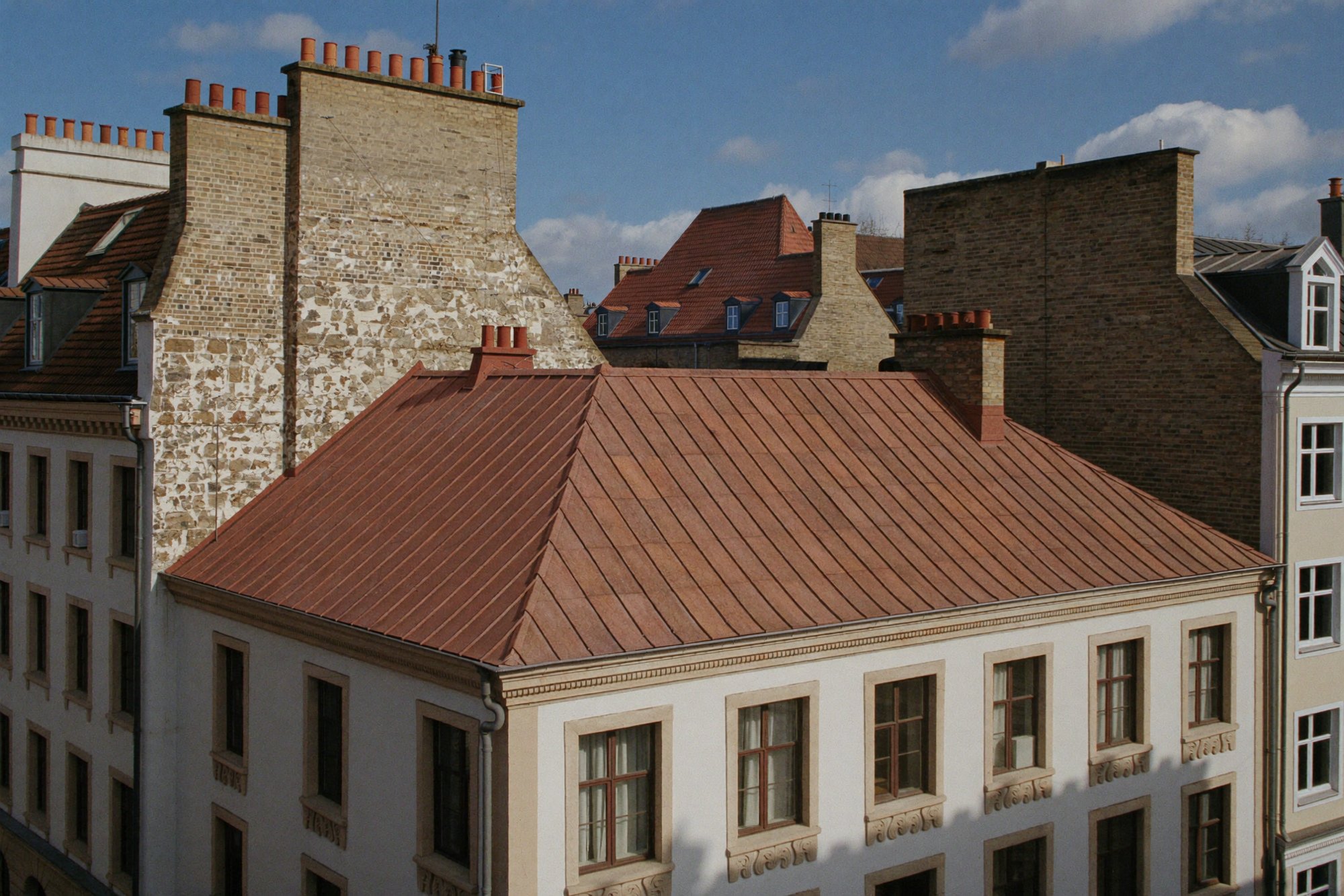 Wohnhaus mit gepflegtem Dach