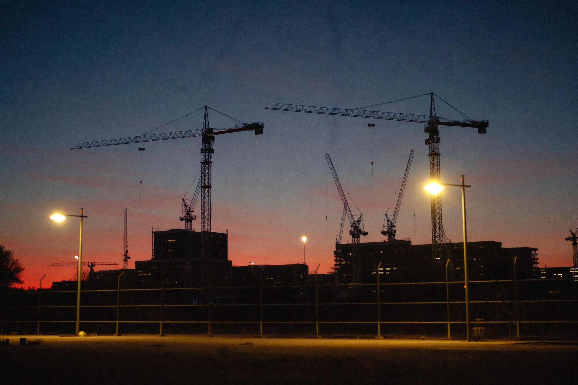 Baustelle mit Kran